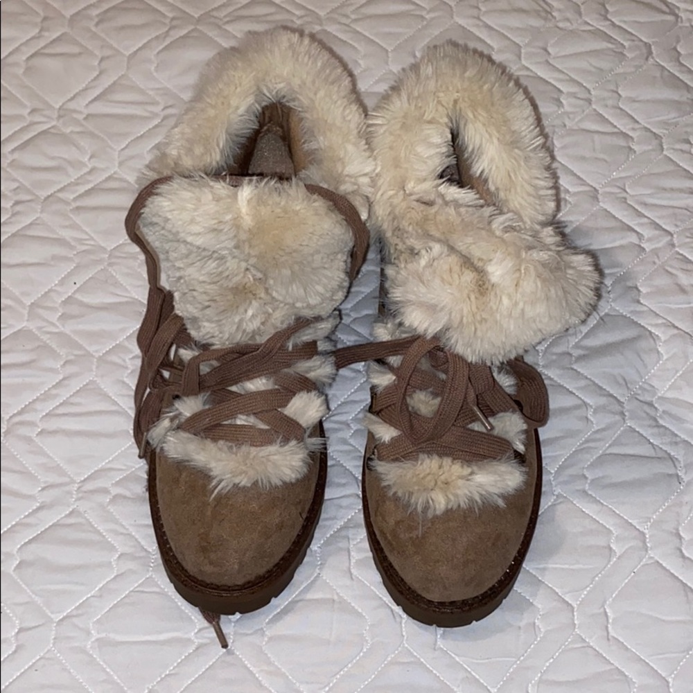Fur Boots 🥾